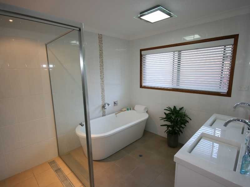 39 Manooka Drive, Cannonvale QLD 4802