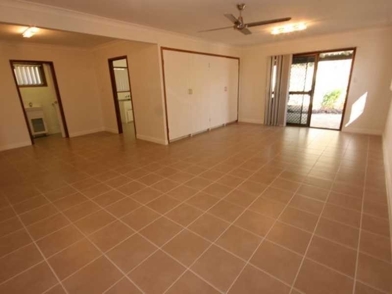 39 Manooka Drive, Cannonvale QLD 4802