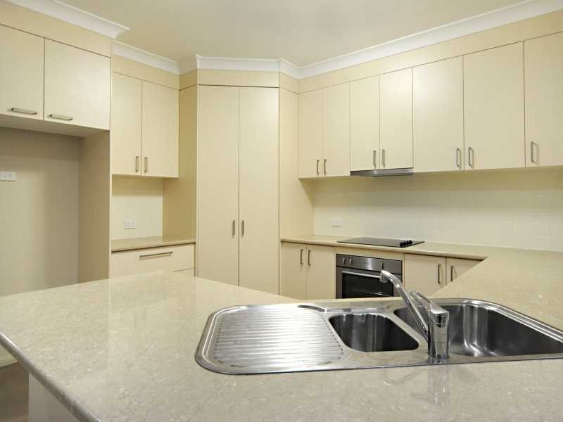 Unit 2/1 Ryben Court, Cannonvale QLD 4802
