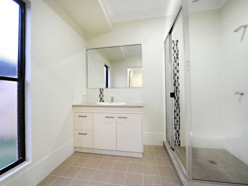 Unit 2/1 Ryben Court, Cannonvale QLD 4802