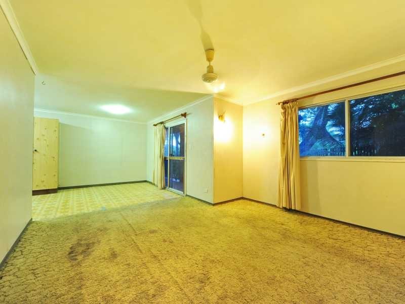 18 Wambiri Street (4 Adina Street), Cannonvale QLD 4802