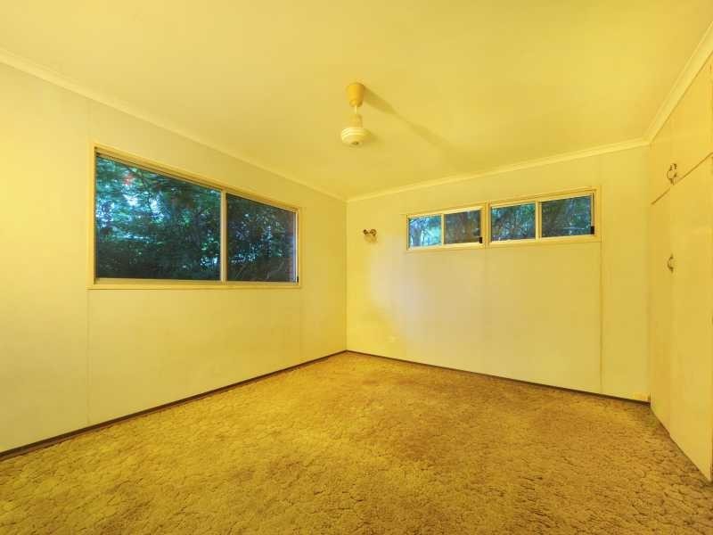 18 Wambiri Street (4 Adina Street), Cannonvale QLD 4802