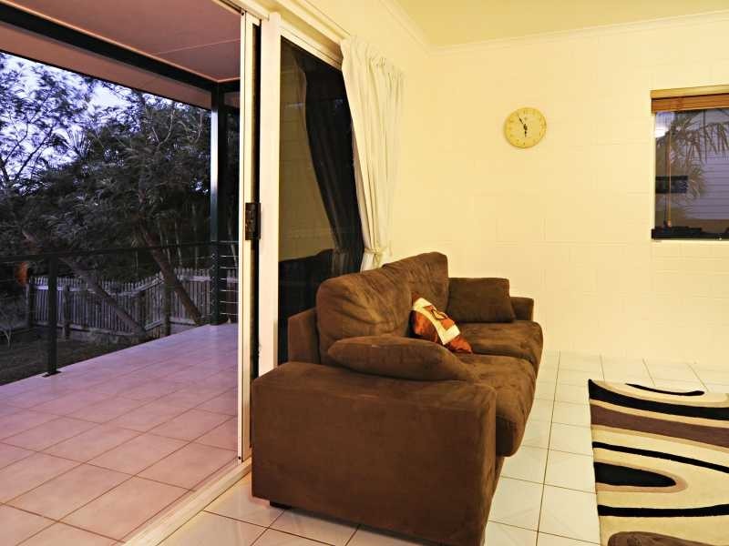 Unit 2/33 Macarthur Drive, Cannonvale QLD 4802