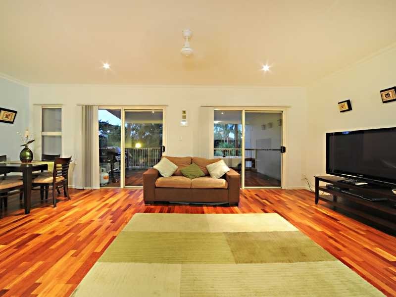 Unit 2/21 Shute Harbour Road, Cannonvale QLD 4802