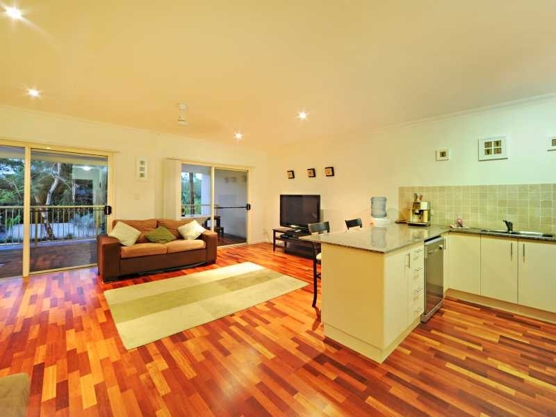 Unit 2/21 Shute Harbour Road, Cannonvale QLD 4802