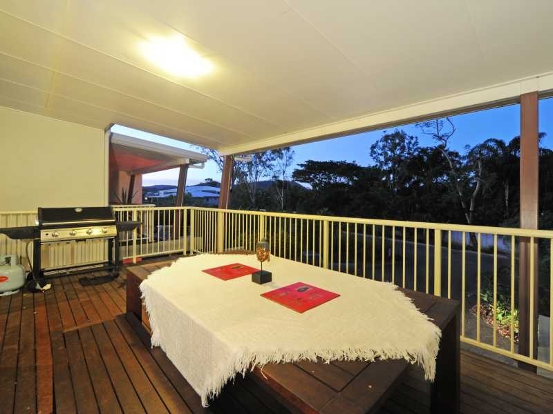 Unit 2/21 Shute Harbour Road, Cannonvale QLD 4802