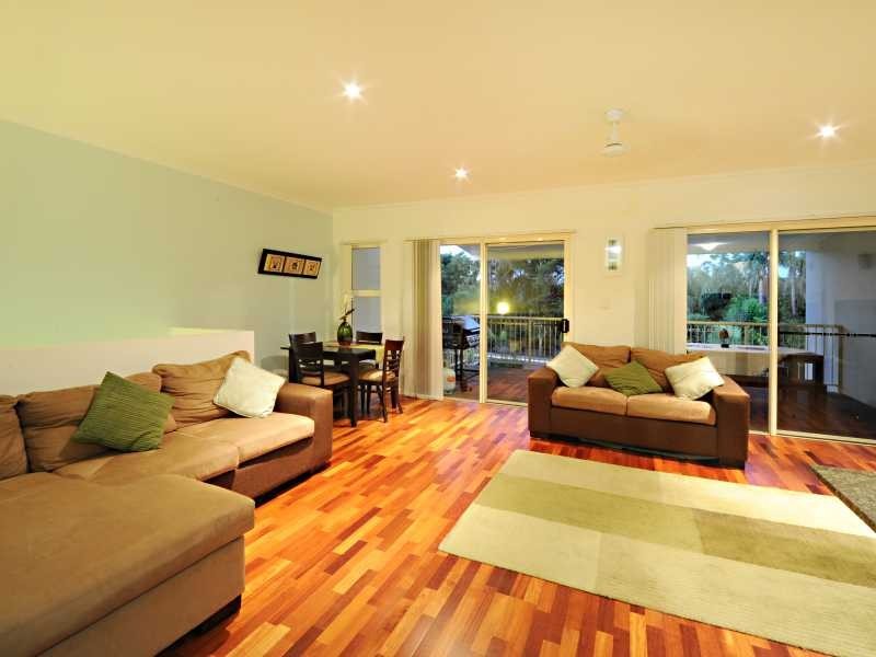 Unit 2/21 Shute Harbour Road, Cannonvale QLD 4802