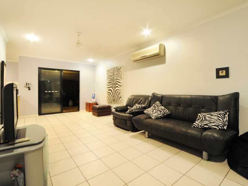 Unit 19/16 Beach Rd, Cannonvale QLD 4802