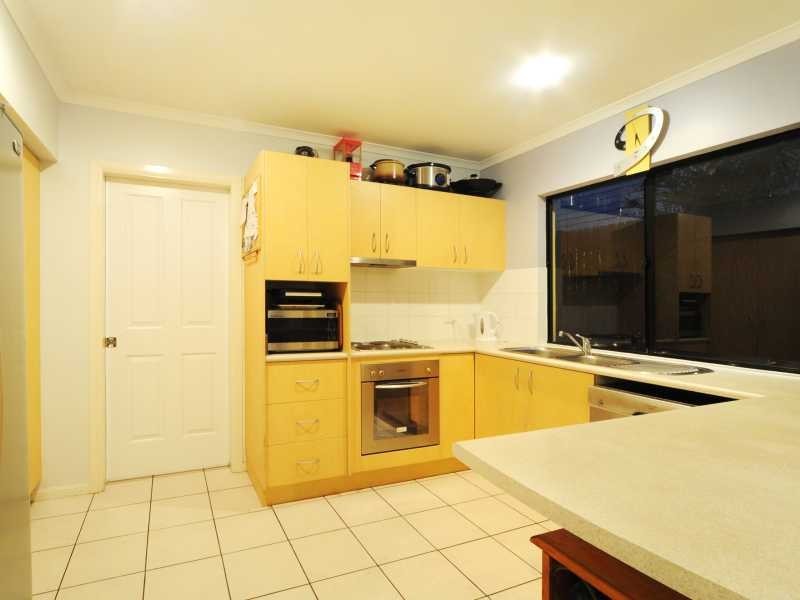Unit 19/16 Beach Rd, Cannonvale QLD 4802