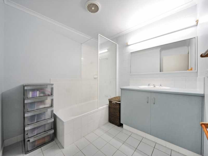 Unit 6/5 Eshelby Drive, Cannonvale QLD 4802