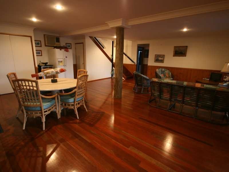 25 Island Drive, Cannonvale QLD 4802