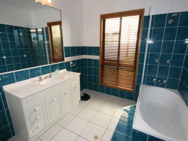 25 Island Drive, Cannonvale QLD 4802