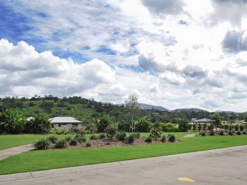 Off Parkers Rd Mountain Breeze, Cannonvale QLD 4802