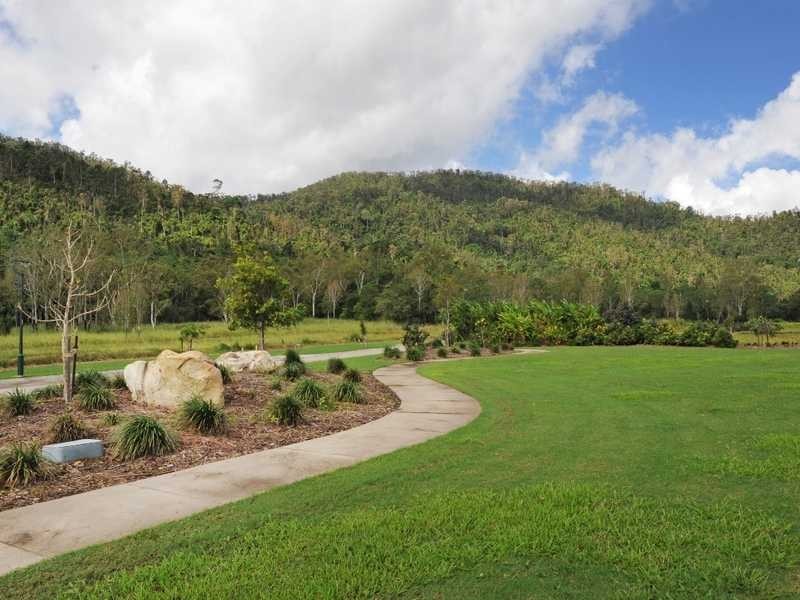 Off Parkers Rd Mountain Breeze, Cannonvale QLD 4802