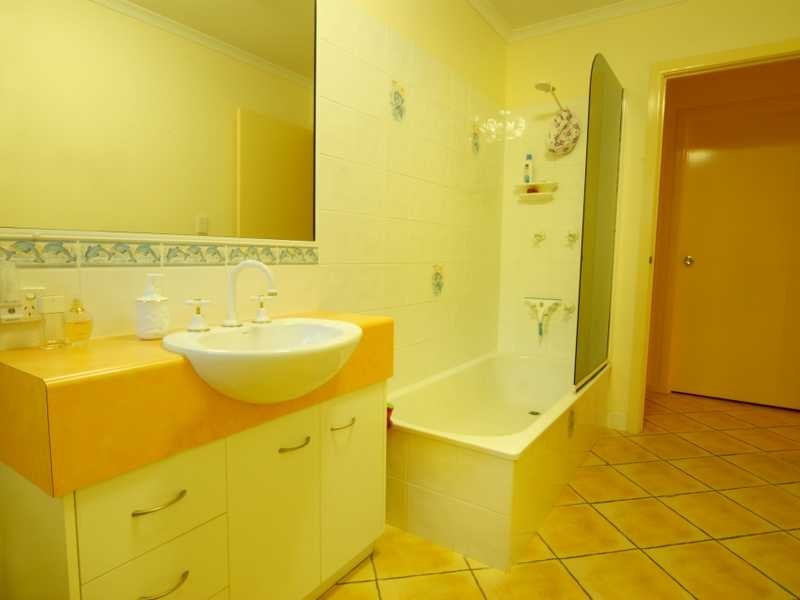 Unit 1/13 Macarthur Drive, Cannonvale QLD 4802