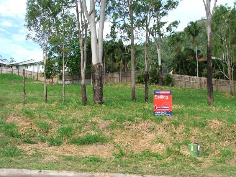 10 Ryben Court, Cannonvale QLD 4802