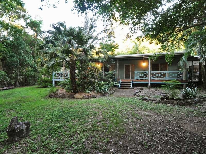 25 Eshelby Drive, Cannonvale QLD 4802