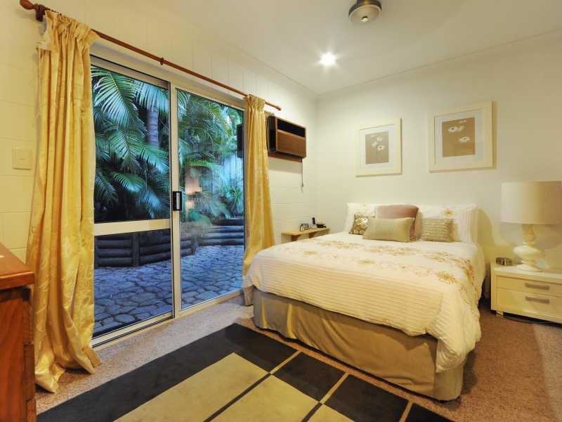 25 Eshelby Drive, Cannonvale QLD 4802