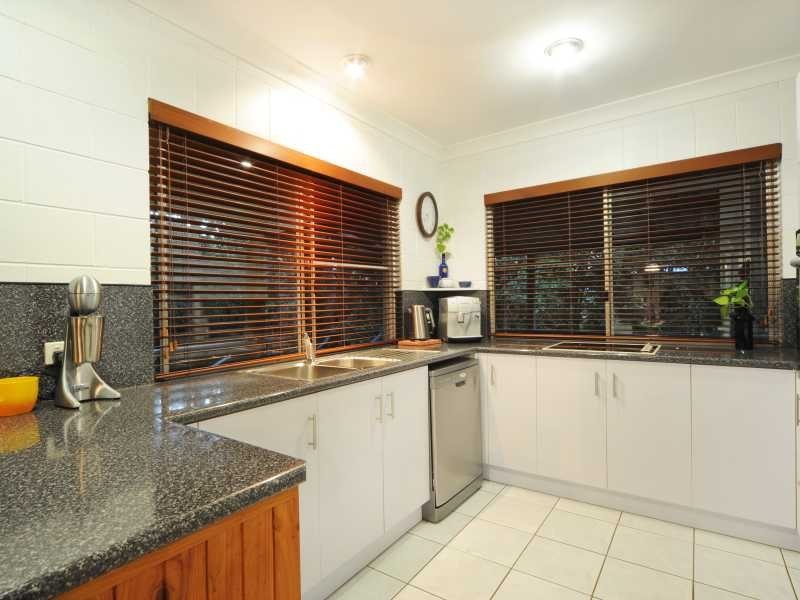 25 Eshelby Drive, Cannonvale QLD 4802