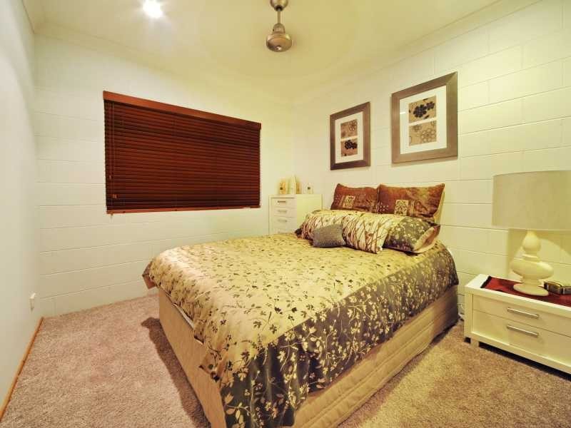 25 Eshelby Drive, Cannonvale QLD 4802