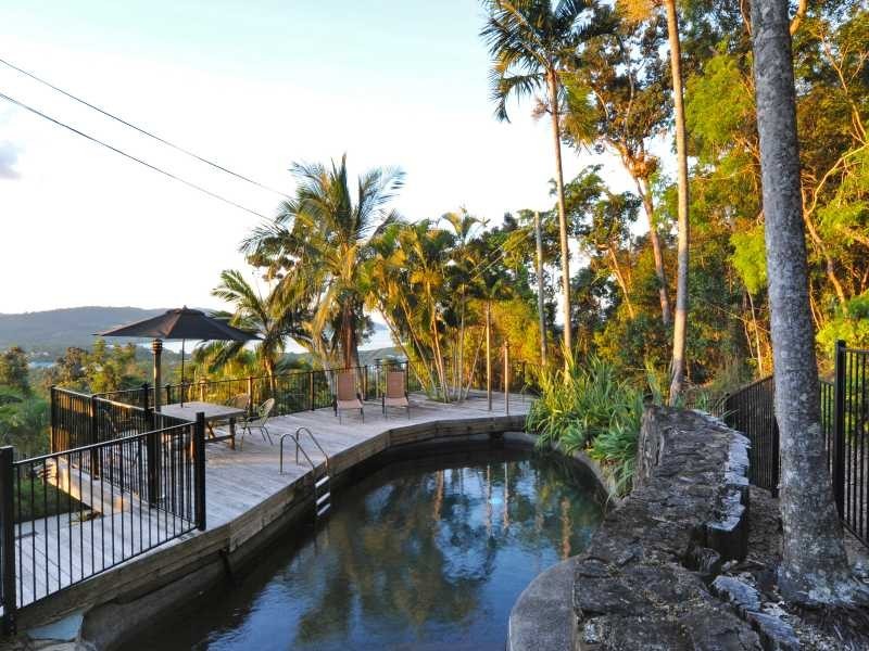 54 Ridge View Road, Cannonvale QLD 4802