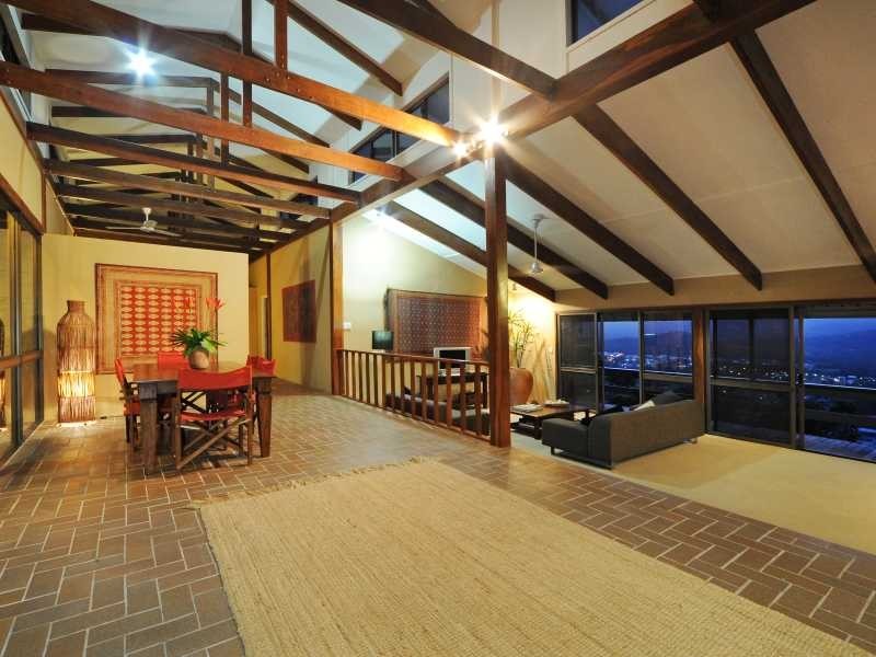 54 Ridge View Road, Cannonvale QLD 4802