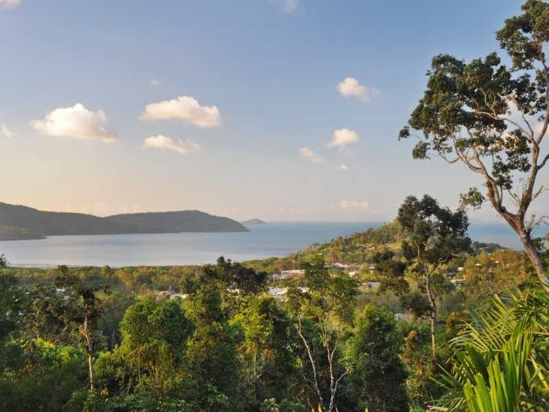 54 Ridge View Road, Cannonvale QLD 4802