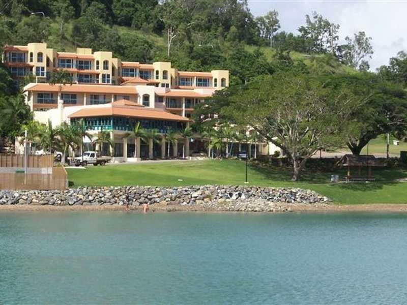 Shop 6/115 Shingley Drive, Airlie Beach QLD 4802