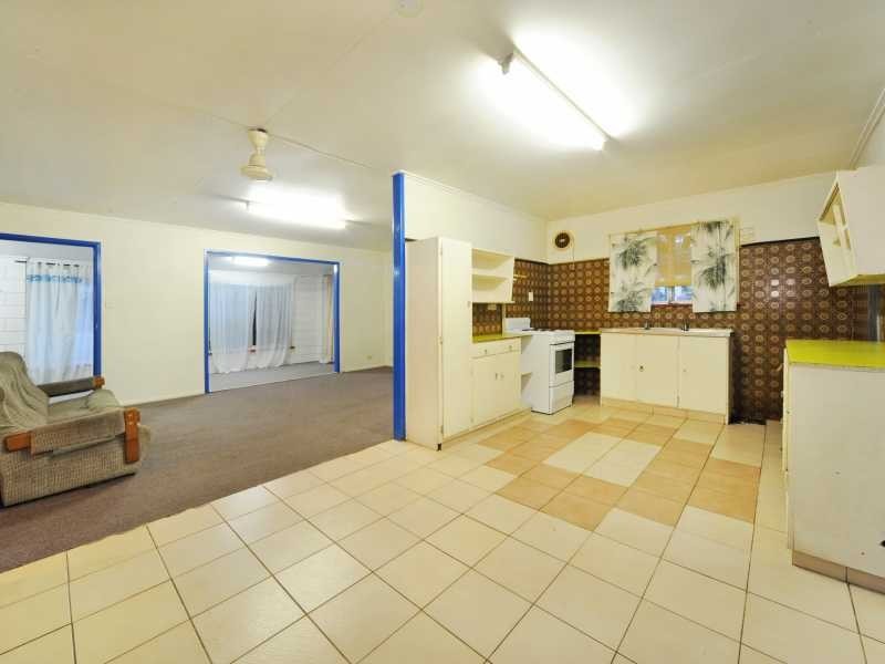 12 Schnapper Street, Cannonvale QLD 4802