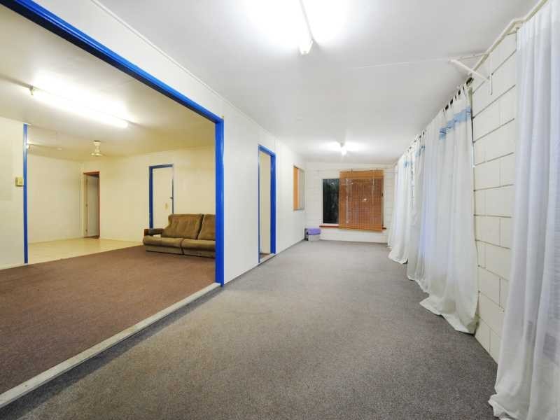 12 Schnapper Street, Cannonvale QLD 4802