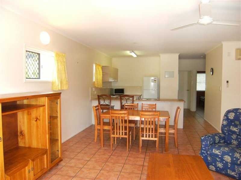 Unit 14/20 Island Drive, Cannonvale QLD 4802