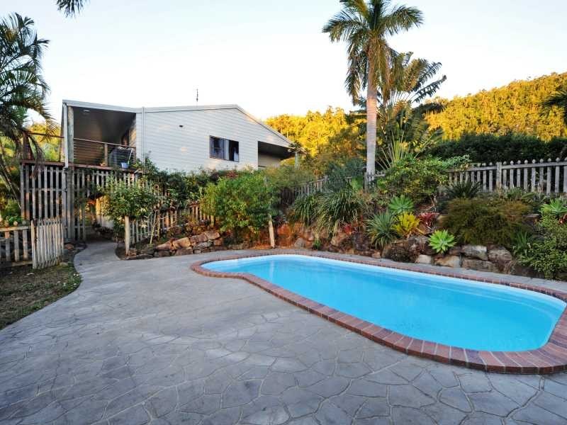61 Eshelby Drive, Cannonvale QLD 4802