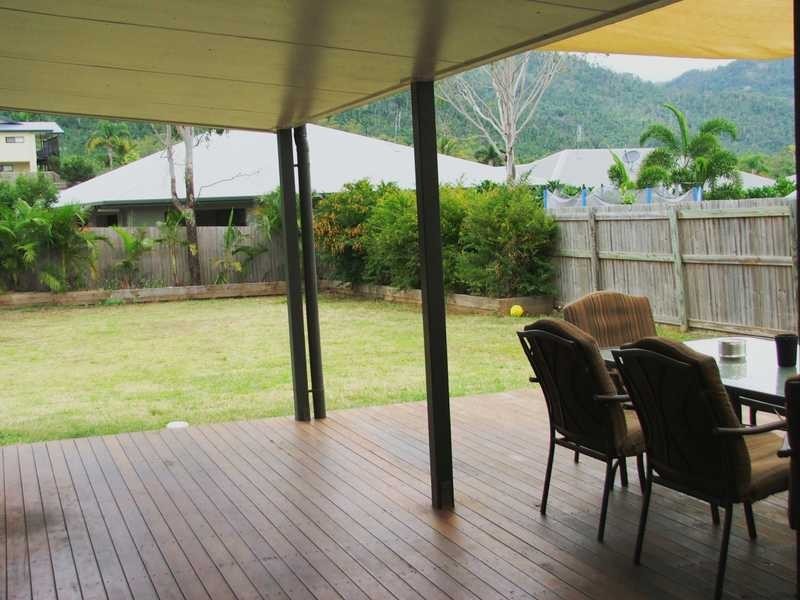 9 Links Drive, Cannonvale QLD 4802