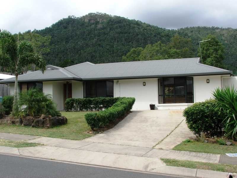9 Links Drive, Cannonvale QLD 4802