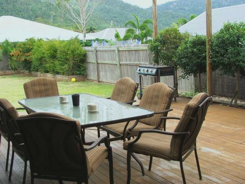 9 Links Drive, Cannonvale QLD 4802