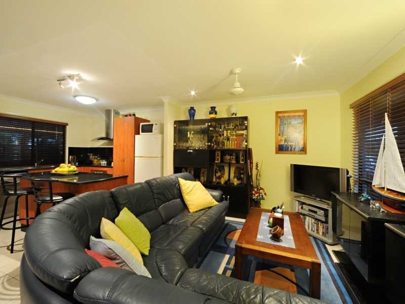 27 Banksia Court, Cannonvale QLD 4802