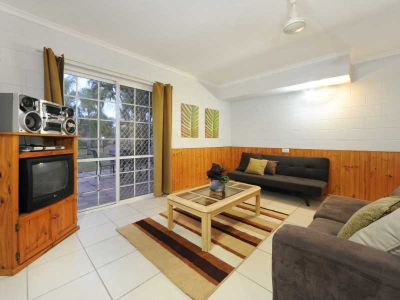 Unit 16/11 Island Drive, Cannonvale QLD 4802