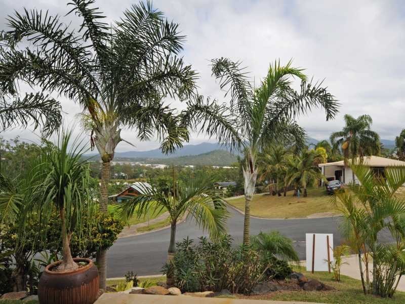 43 Country Road, Cannonvale QLD 4802
