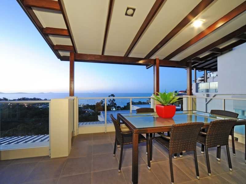2 Bedrooms Whitsunday Reflections Horizons Way, Airlie Beach QLD 4802