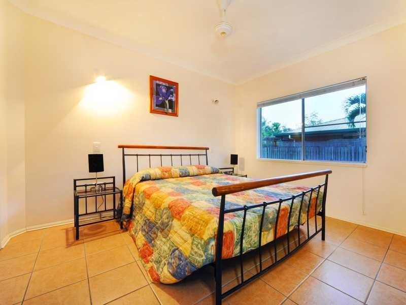 Unit 1/24 Pandanus Drive, Cannonvale QLD 4802