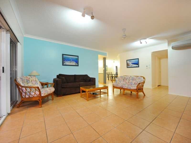 Unit 1/24 Pandanus Drive, Cannonvale QLD 4802