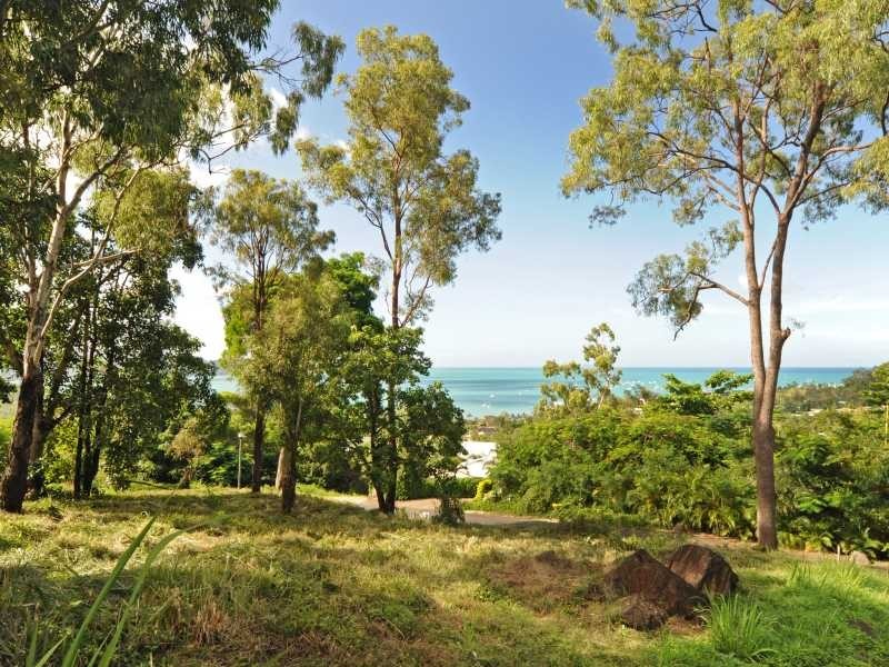 14 Woodwark Crescent, Cannonvale QLD 4802