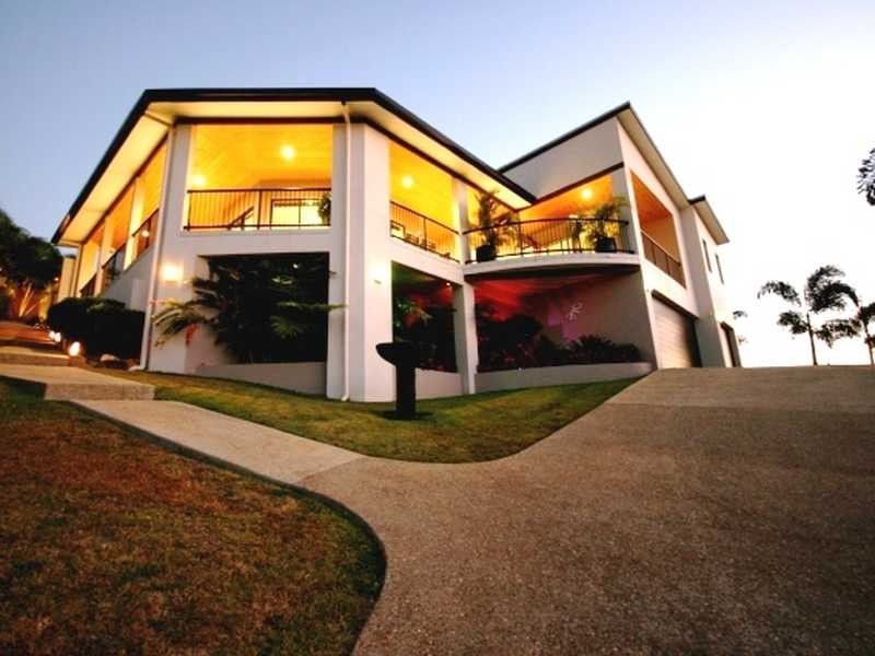 5 Whitehaven Crescent, Cannonvale QLD 4802