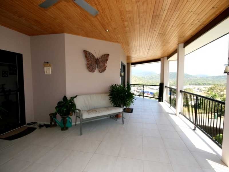 5 Whitehaven Crescent, Cannonvale QLD 4802