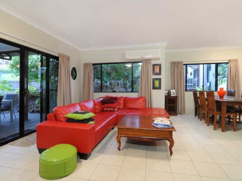 Unit 8/14 Altman Avenue, Cannonvale QLD 4802
