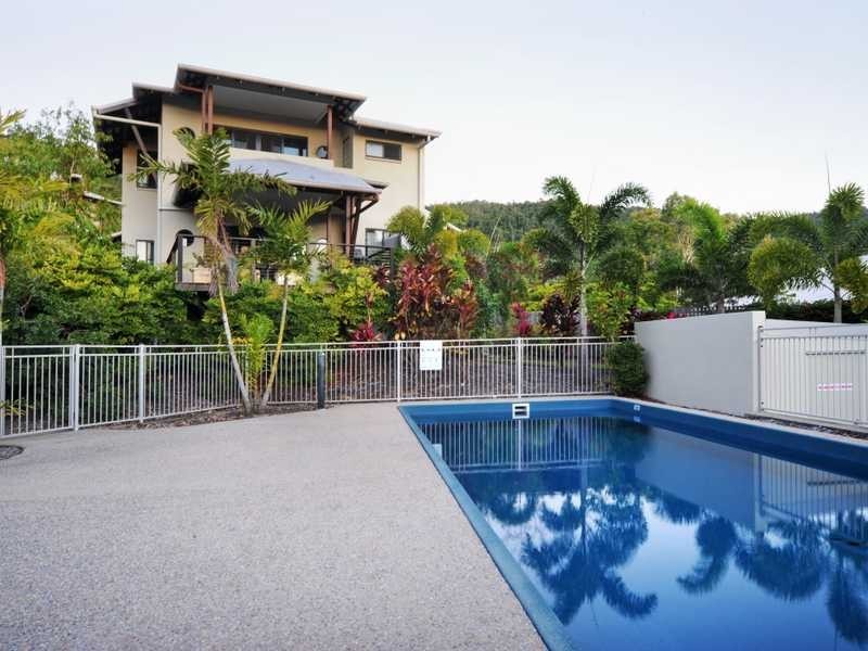 Unit 8/14 Altman Avenue, Cannonvale QLD 4802