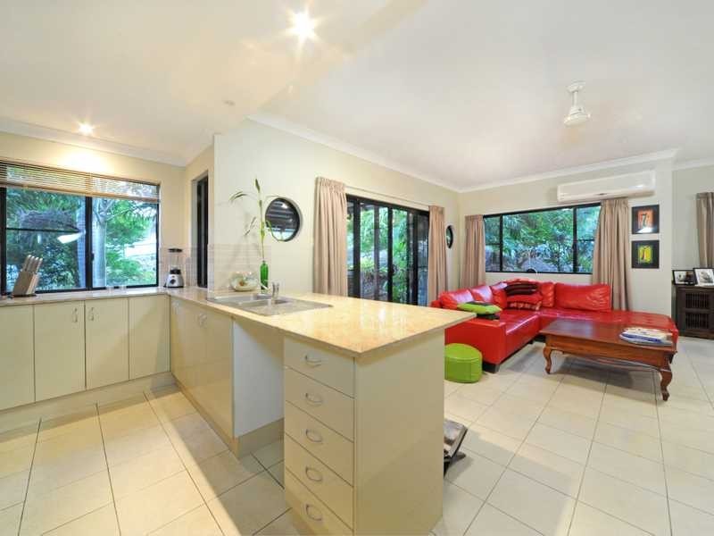 Unit 8/14 Altman Avenue, Cannonvale QLD 4802