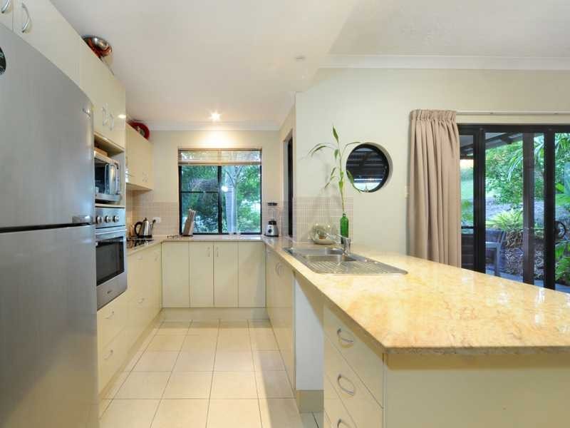 Unit 8/14 Altman Avenue, Cannonvale QLD 4802