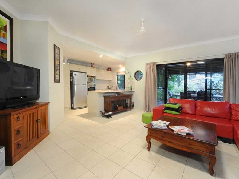 Unit 8/14 Altman Avenue, Cannonvale QLD 4802