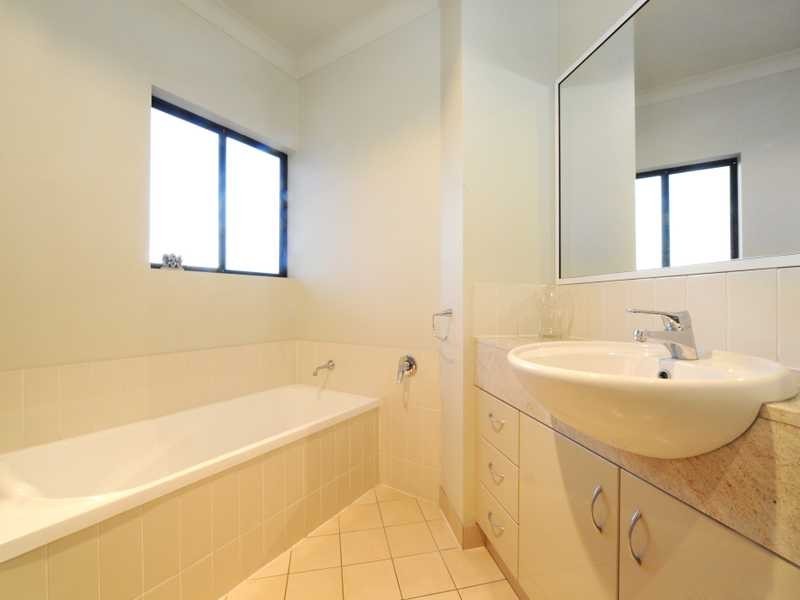 Unit 8/14 Altman Avenue, Cannonvale QLD 4802